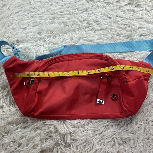 Lululemon On The Beat Belt Bag *4.5L Poppy Coral / Hydra Blue - Picture 2 of 8